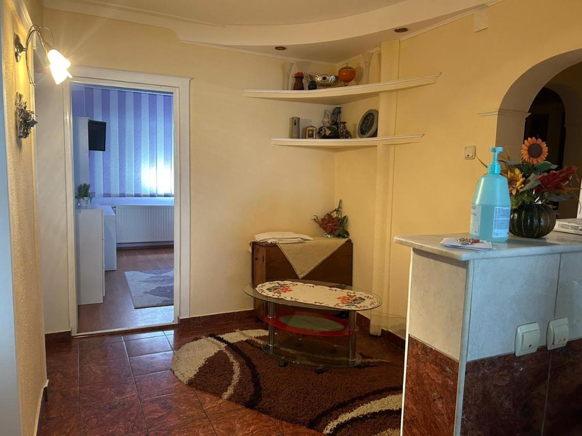Apartament Onesti Exterior photo